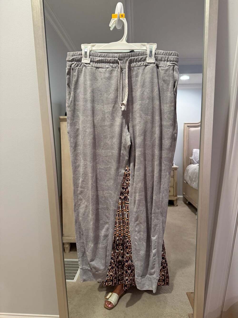 Vuori Jogger Pants Size Small Gray Sweatpants